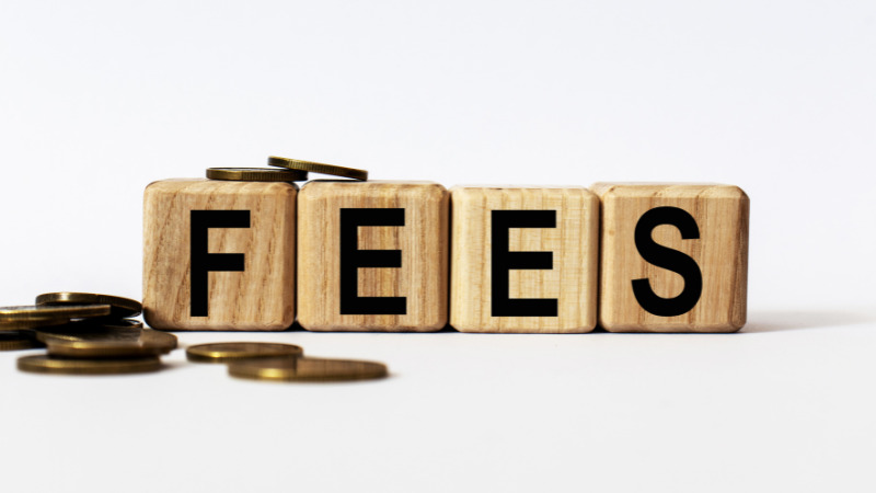 FEES ブロックFEES ブロック