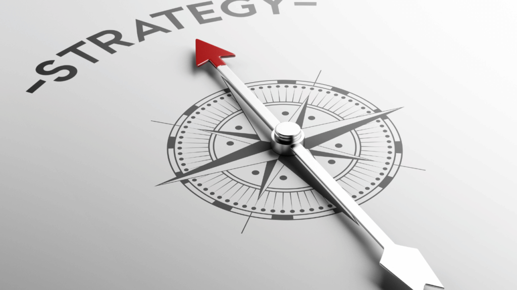 strategyの文字と方位磁石